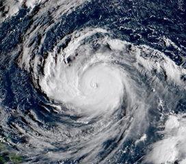 台风照片,狂风巨浪下的壮阔景象